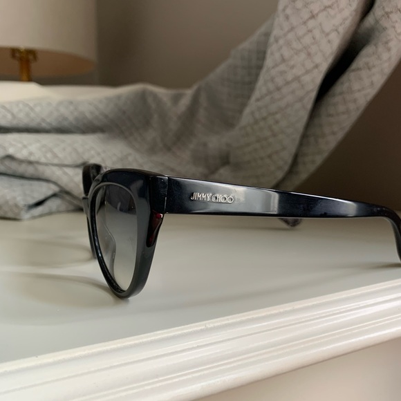 JIMMY CHOO | Black cat-eye shaped frames embellished with glitter Sunglasses - Picture 8 of 9